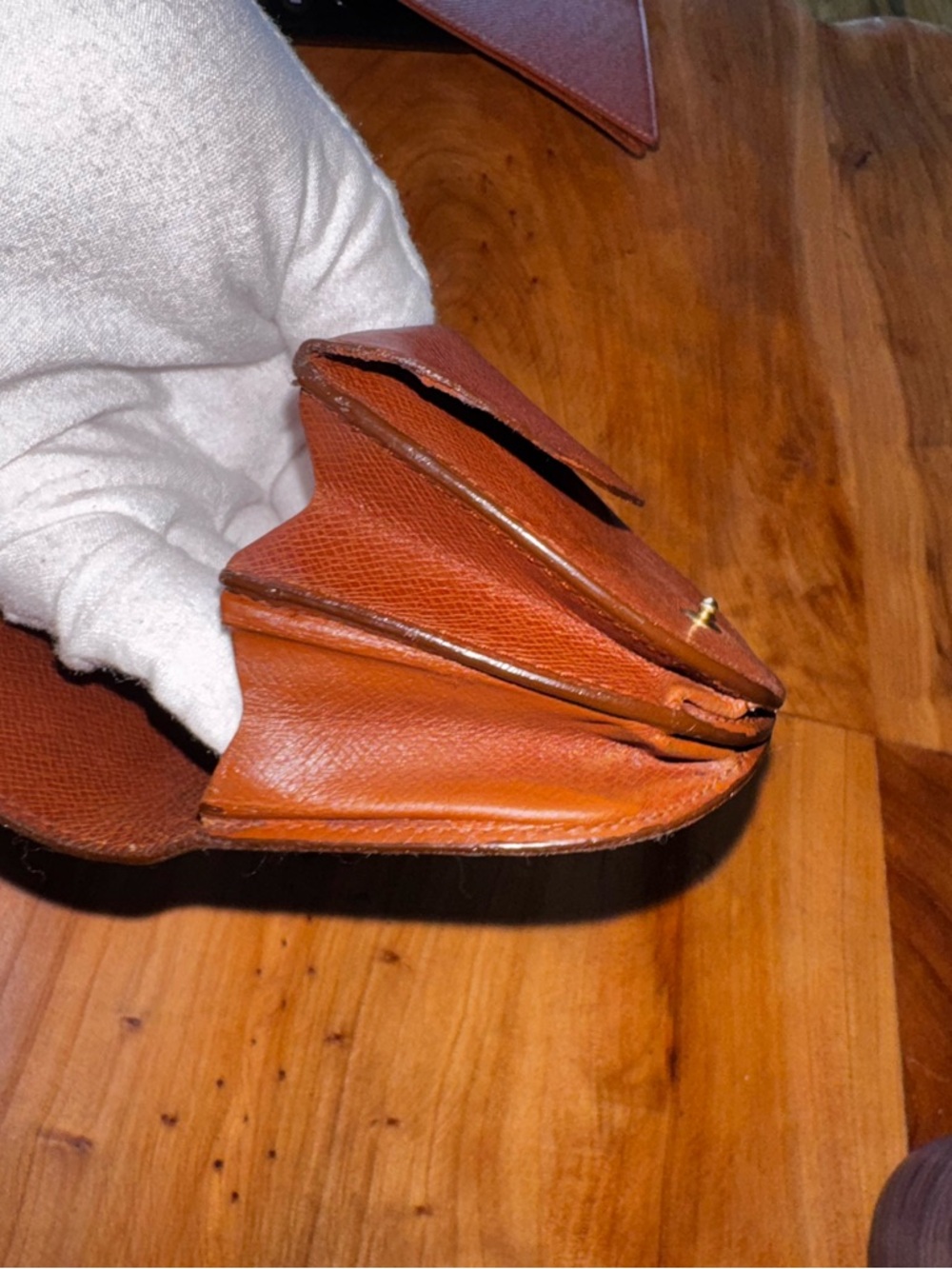 Louis Vuitton
LV Monogram Coated Canvas Pochette Porte-Monnaie - Picture 11 of 12